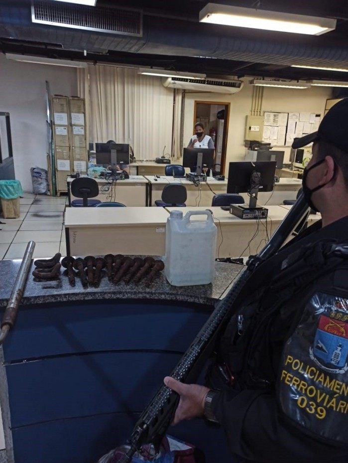 Criminoso é preso por furto de grampos na estação Central do Brasil