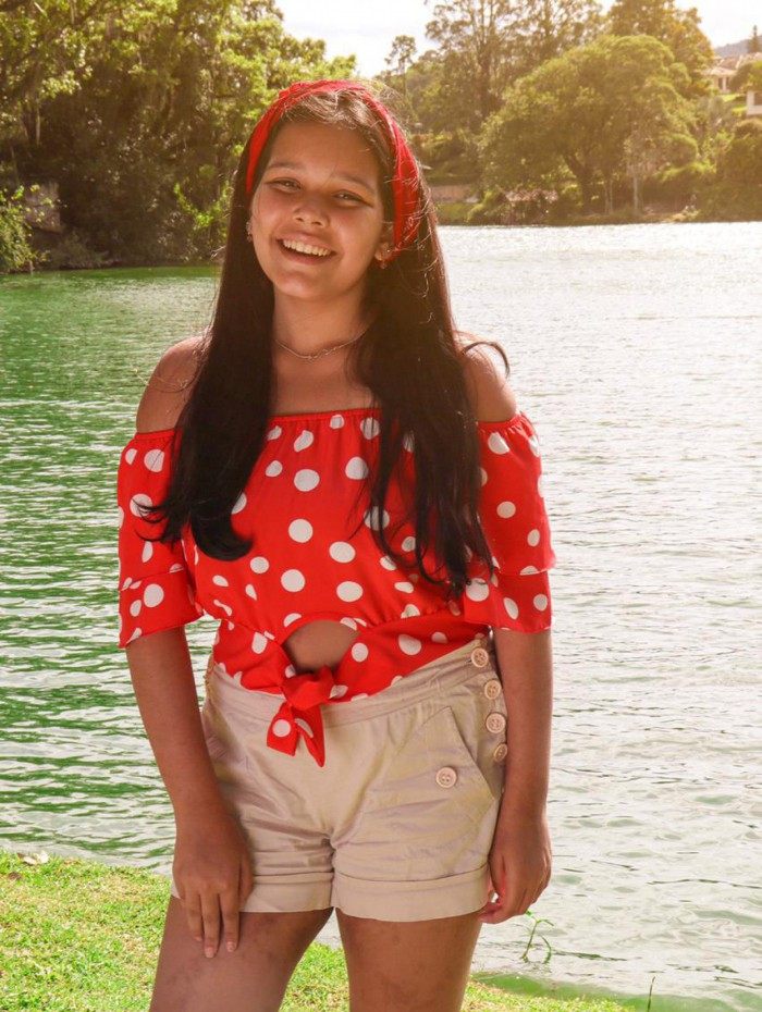 Afilhada de Dedé Santana faz sucesso na web e lança clipe com a turma dos conectados