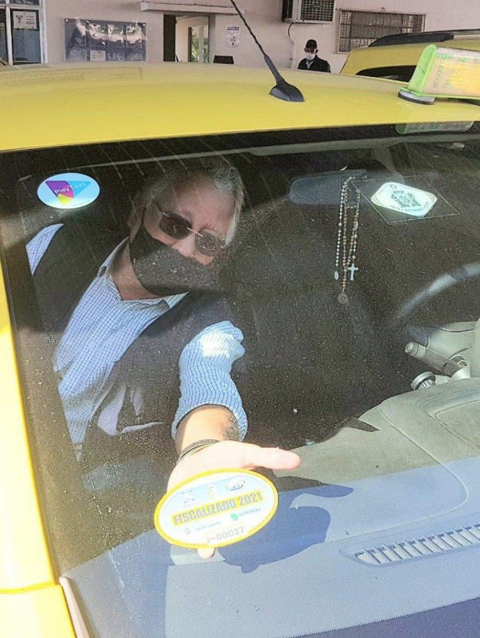 Selo táxi seguro tem objetivo de dificultar atuação de táxis piratas