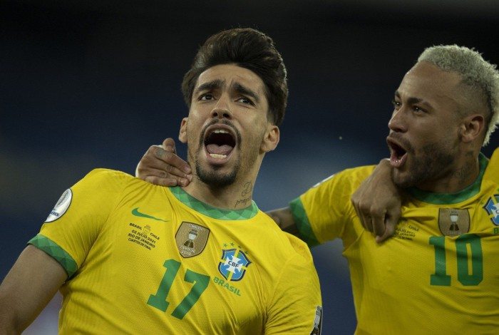 Parceiros na bola e na dancinha, Paquetá e Neymar comemoram
