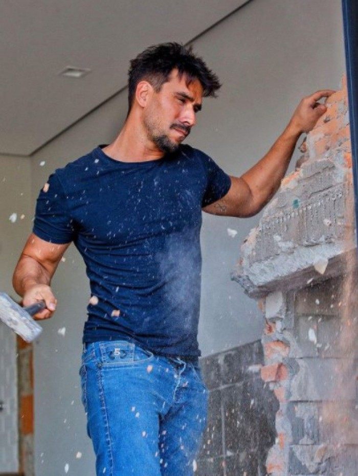 O ator fez um post de cueca em suas redes sociais