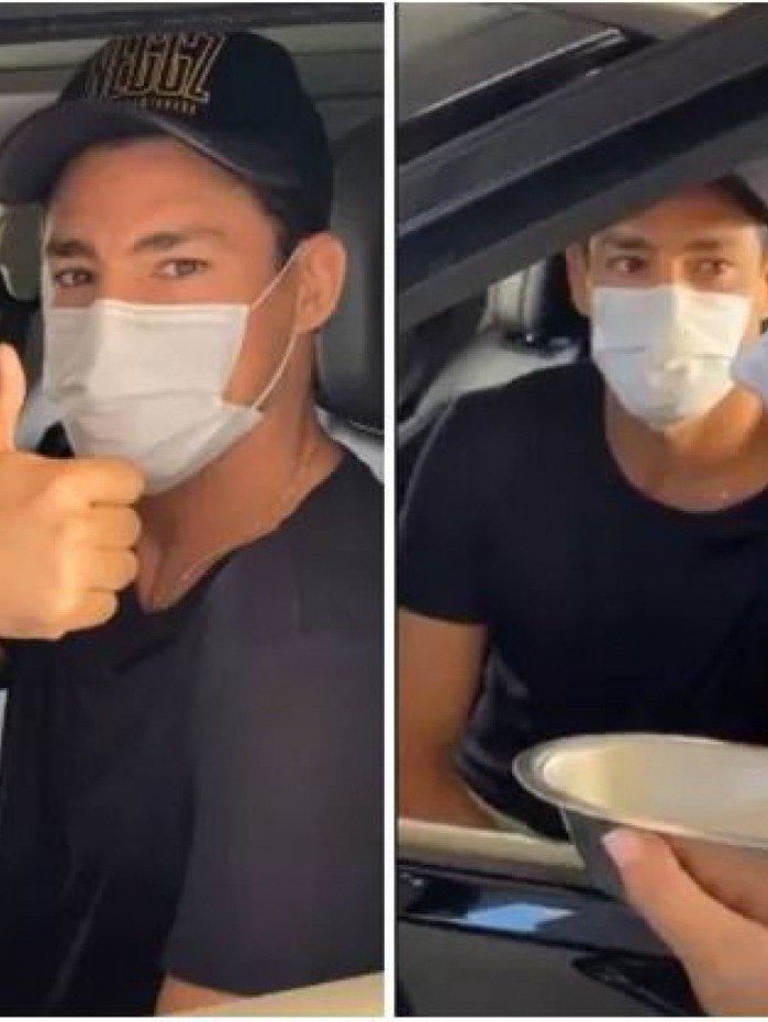 Cau&atilde; Reymond recebe primeira dose da vacina contra a covid-19