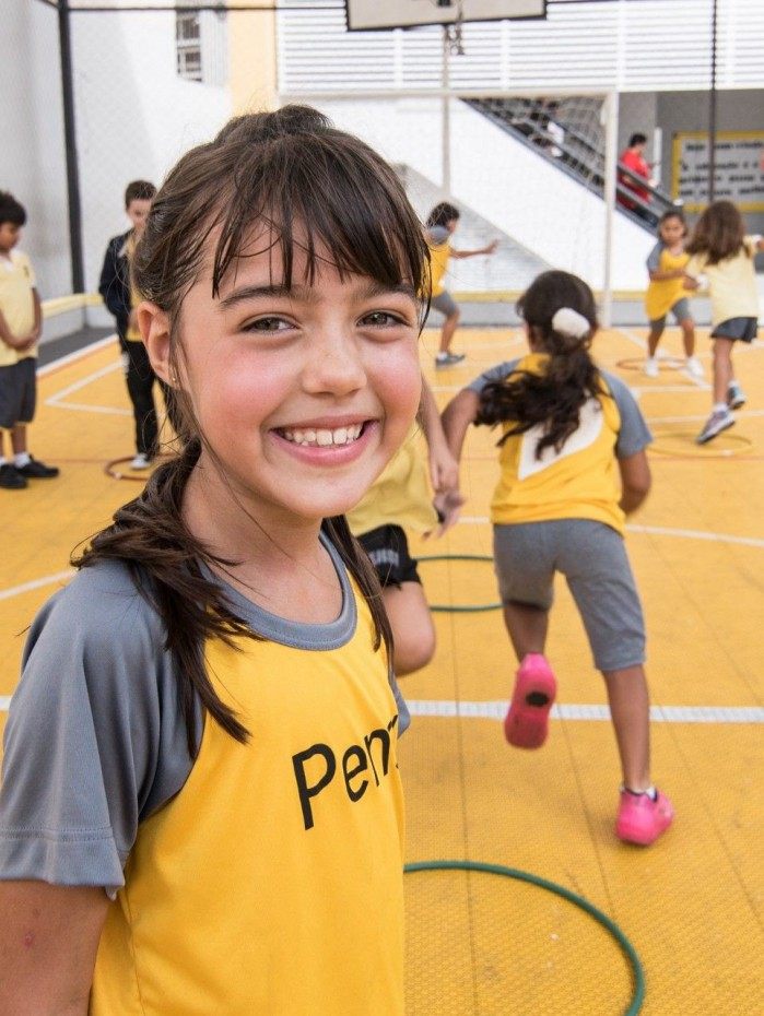 Aluna durante aula de Educa&ccedil;&atilde;o F&iacute;sica no Pensi da Tijuca
