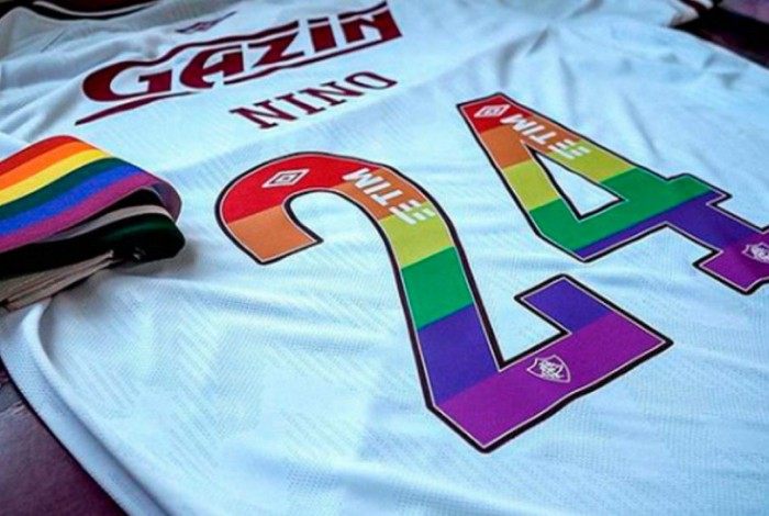 Camisa com número 24 do Fluminense