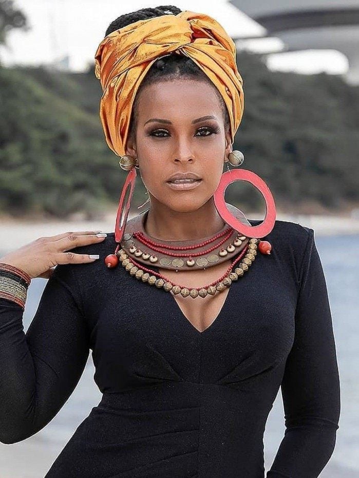 A atriz Sol Vega ex-BBB4 é a nossa entrevistada de domingo