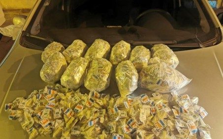 Homem com 1560 pinos de cocaína é preso em Engenho da Rainha