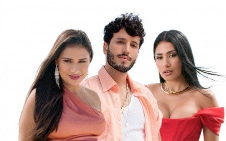 Simone e Simaria batem recorde com música internacional