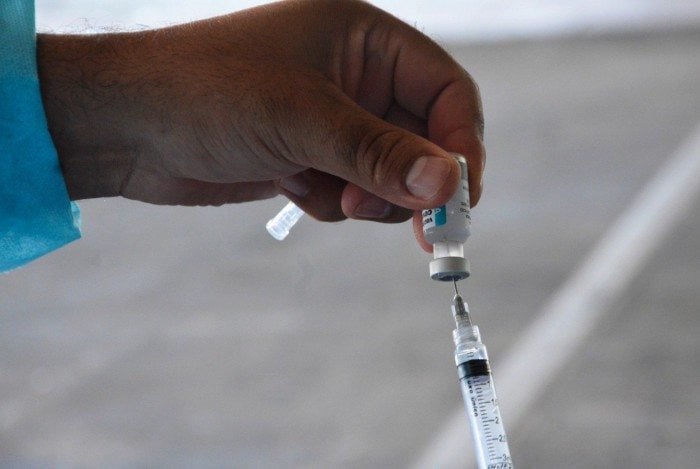 Exército vacina agentes da Abin contra Covid-19 sem aval de programa de imunização