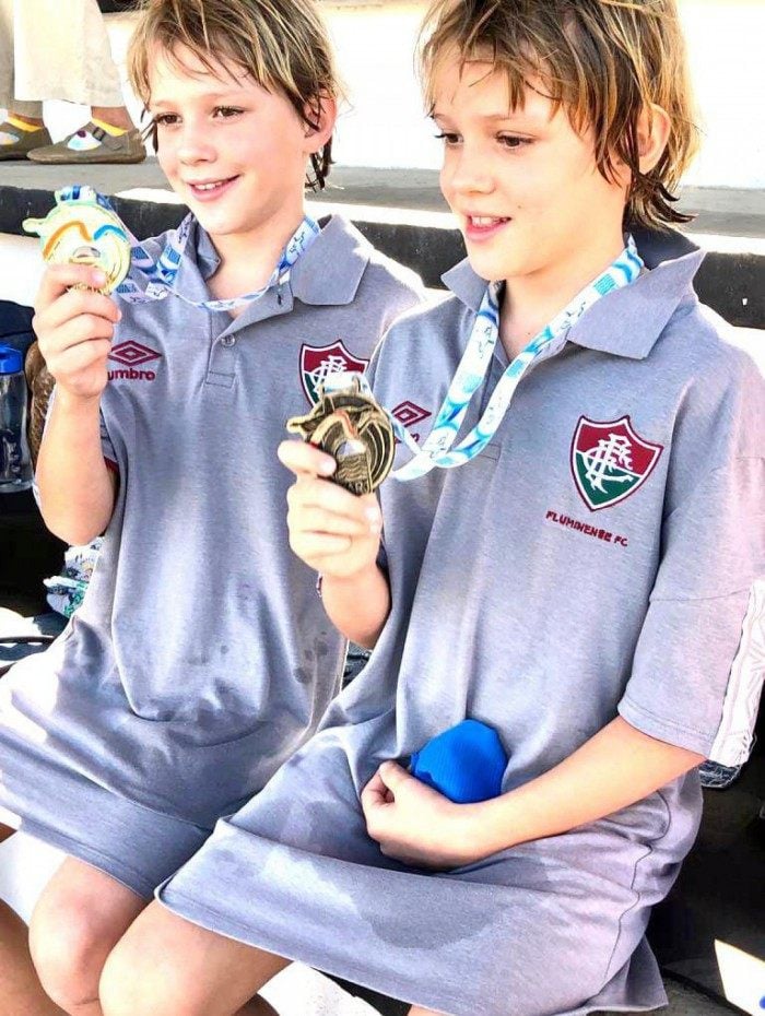 Os nadadores campistas Lucca de Thuin ouro nos 50 m livre, 100 m costa e no revezamento 4 x 25 e o irmão Cauã, ouro no revezamento e bronze nos 50 m livre. 