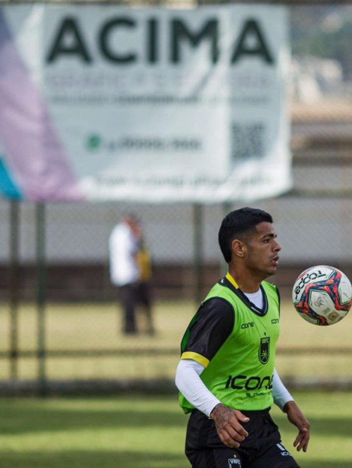 Atacante MV se recupera e treina normalmente com o elenco 