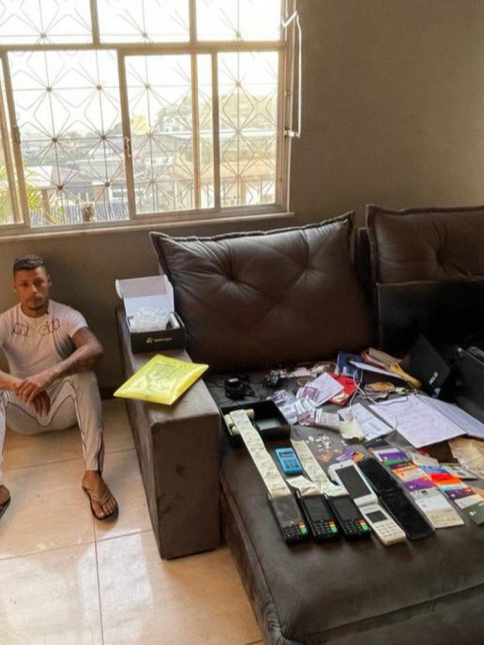 Irmãos são presos em flagrante na Zona Norte do Rio por extravio de cartões de crédito enviados pelos Correios