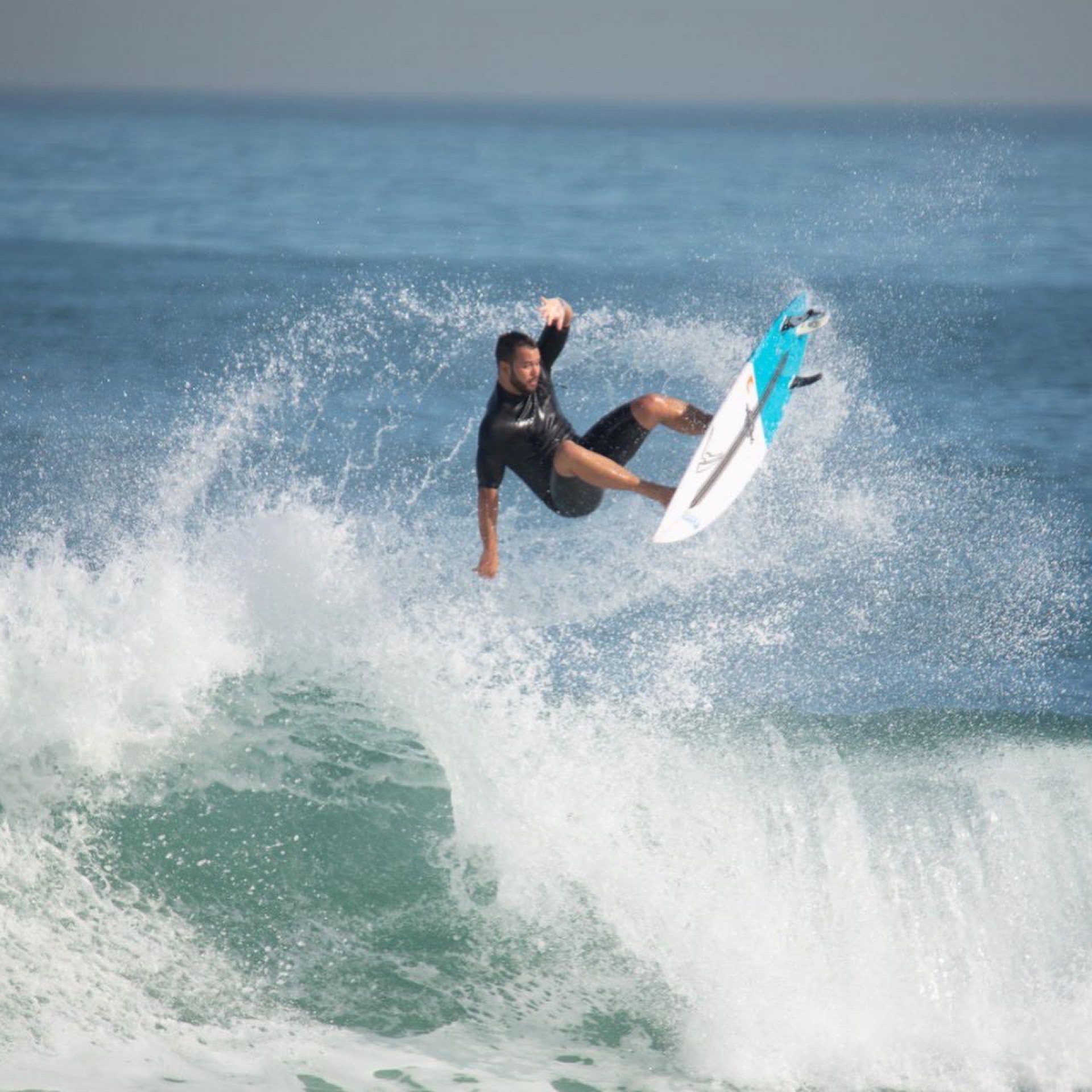 Muito al&eacute;m do ouro: como o surfe mudou a vida de Magno Neves