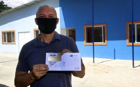 Beneficiários recebem recarga do auxílio-alimentação em Nova Iguaçu