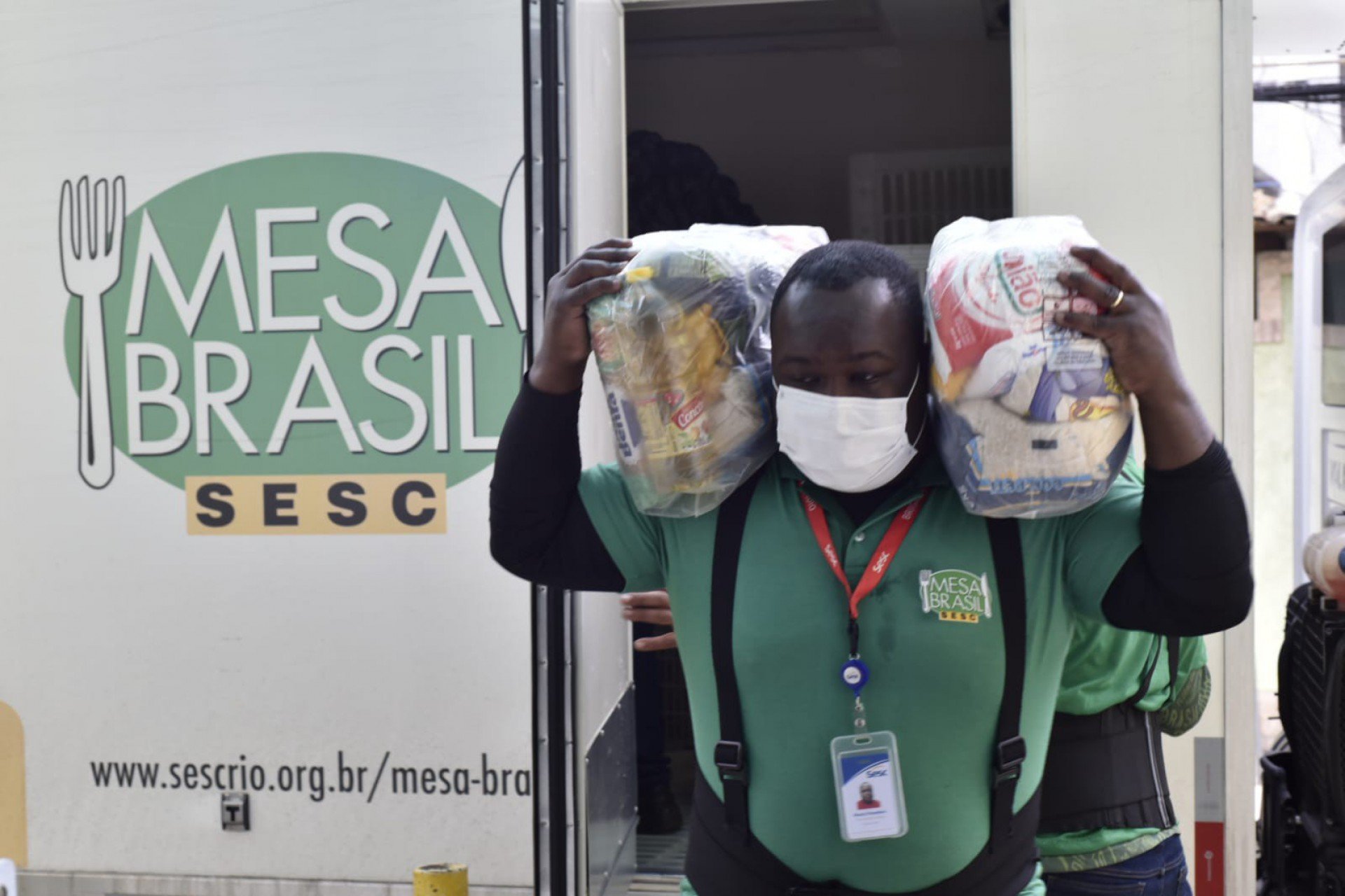 Mesa Brasil distribuir&aacute; seis toneladas de alimentos em  Nova Igua&ccedil;u
