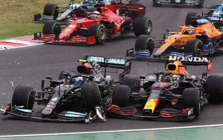 Desclassificação de Vettel ajuda Hamilton a se distanciar de Verstappen 