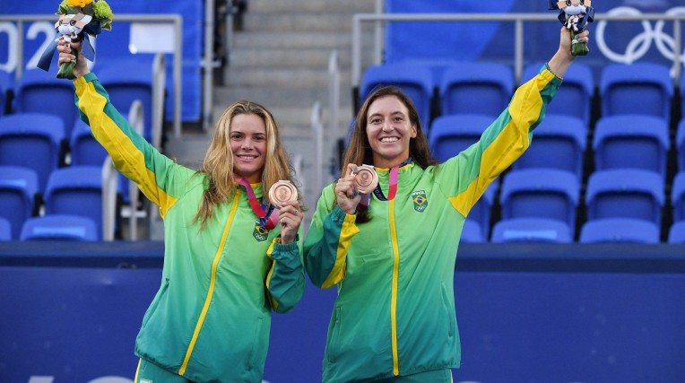 Bronze nos Jogos Olímpicos de Tóquio: Laura Pigossi e Luisa