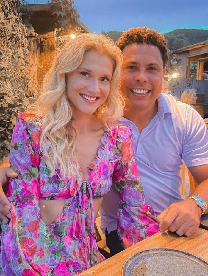 Celina Locks e Ronaldo Fen&ocirc;meno em Ibiza, na Espanha