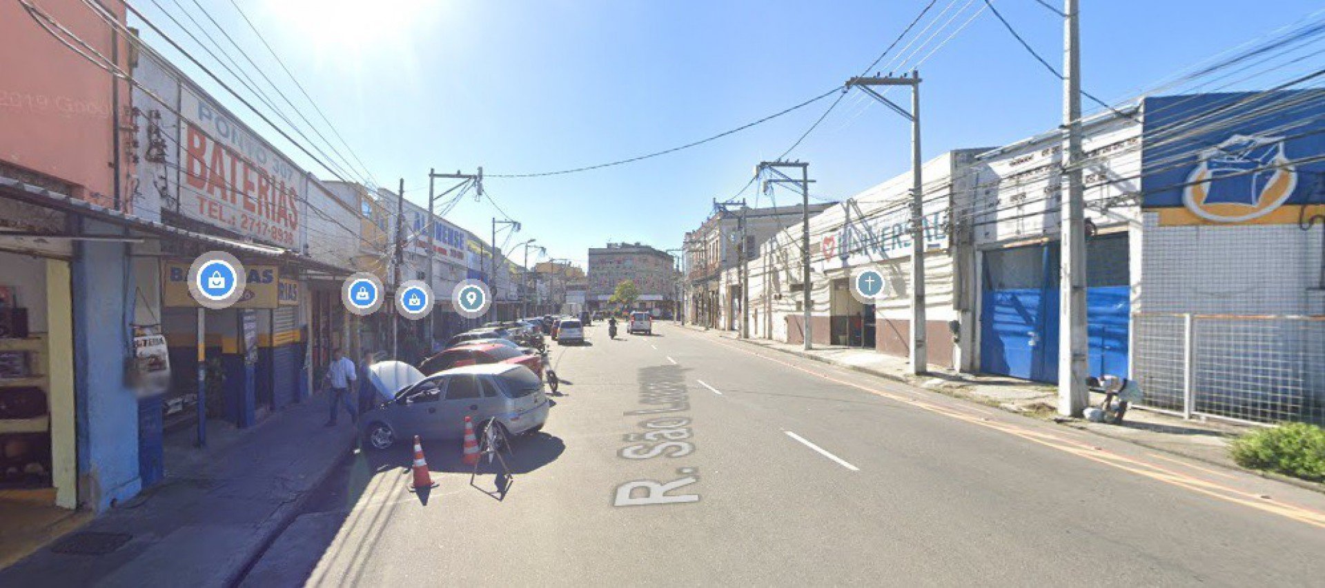 Duas pessoas ficam baleadas após policial reagir a assalto em Niterói