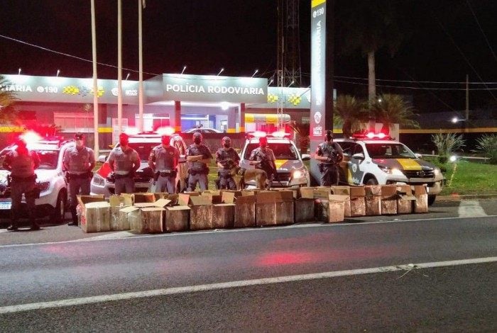 Forças de segurança apreendem quase três toneladas de maconha que seria entregue nas comunidade do Rio
