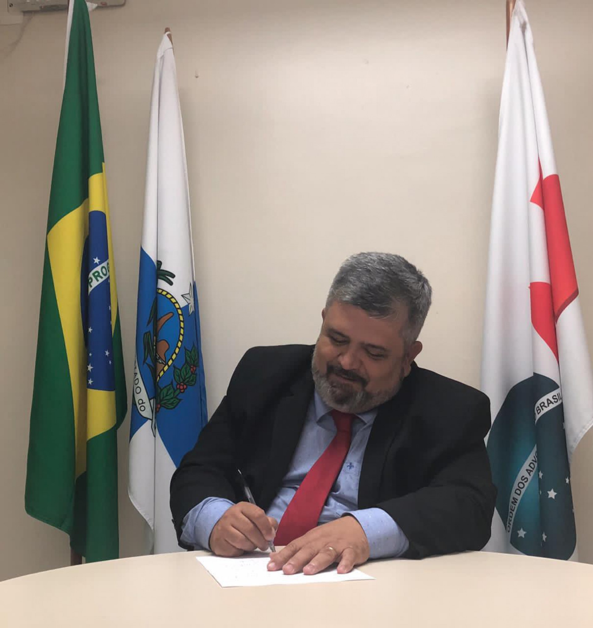 Live contará com a participação do presidente da OAB Nova Iguaçu/Mesquita Hilário Franklin. - Divulgação
