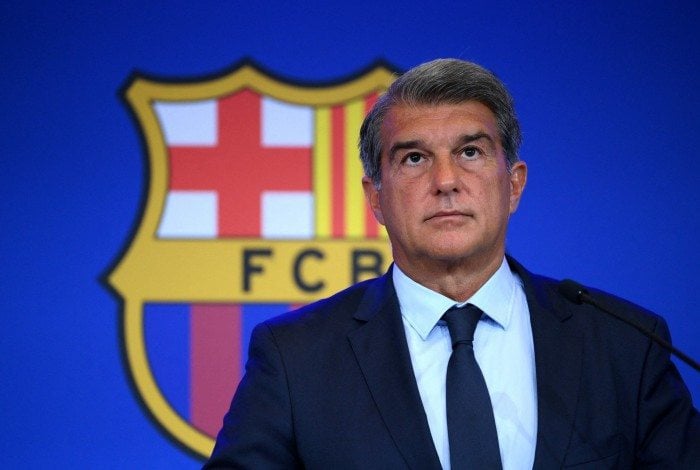Presidente do Barcelona, Joan Laporta tenta recuperar o clube
