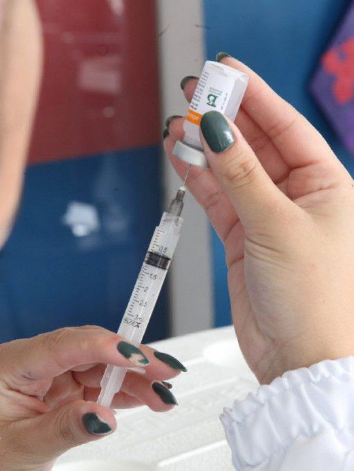 C&acirc;mara aprova dose de refor&ccedil;o da vacina contra a Covid-19 