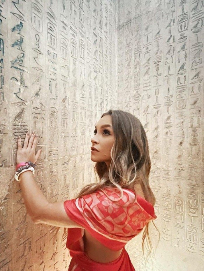 Carla Diaz curte viagem ao Egito
