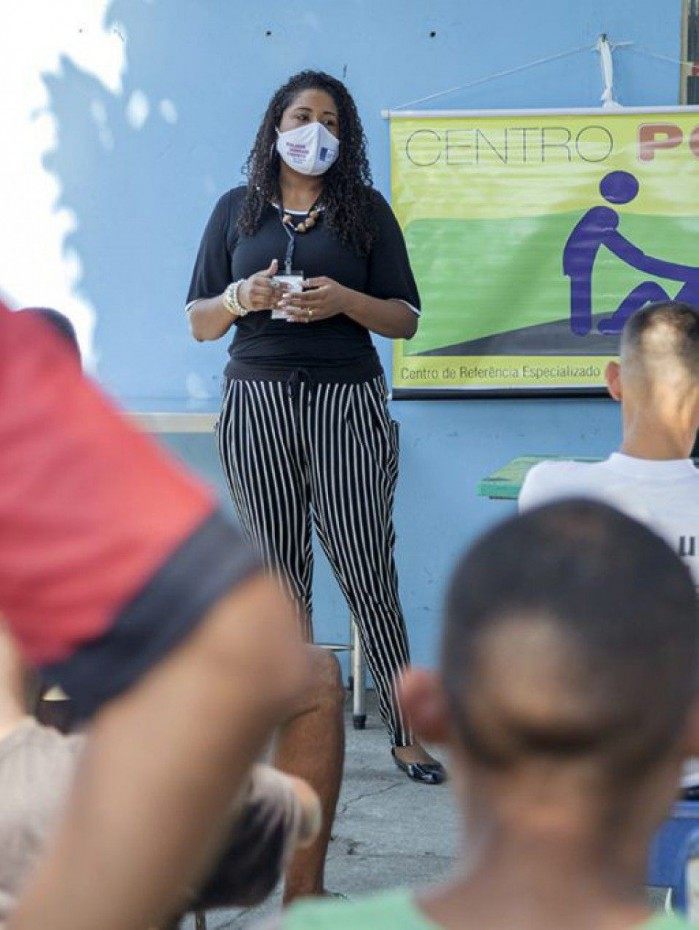 Na quarta (18), o espa&ccedil;o promove palestra sobre doen&ccedil;as sexualmente transmiss&iacute;veis e realiza testes r&aacute;pidos de HIV, hepatite e Covid-19, com vacina&ccedil;&atilde;o contra esta &uacute;ltima