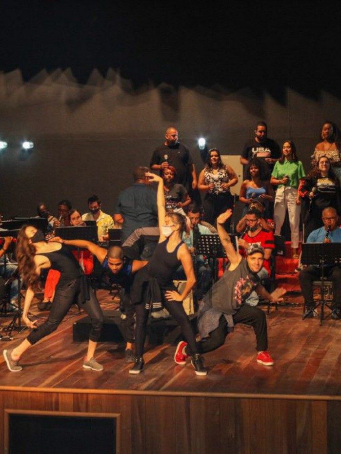 Equipamento possui 240 lugares, divididos entre plateia e mezanino, e toda a estrutura para a realiza&ccedil;&atilde;o de pe&ccedil;as e shows