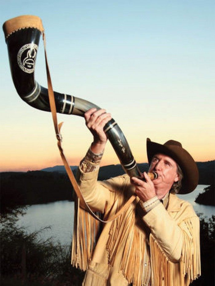 Sérgio Reis é questionado sobre troca de prótese peniana com dinheiro publico