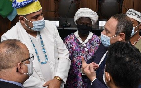 Câmara de Nova Iguaçu discute combate a intolerância religiosa