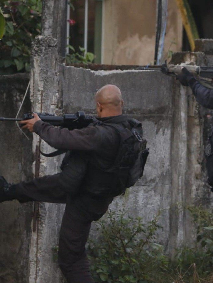 Polícia Civil faz operação contra braço financeiro do tráfico nas comunidades de Parada Angélica e Vila Sapê, em Caxias
