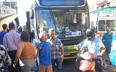 Motorista de ônibus passa mal e morre ao volante em Nova Iguaçu