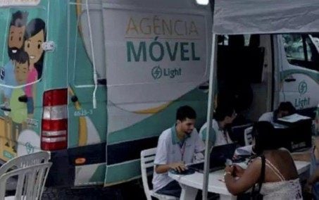 Agencia móvel da Light realiza atendimentos em Nova Iguaçu