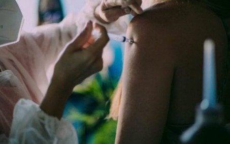 Cabo Frio vacina jovens entre 18 e 21 anos contra a Covid-19 nesta semana