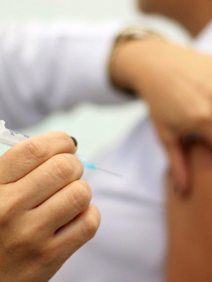 Ministro da Sa&uacute;de, Olivier V&eacute;ran afirmou que dezenas de demiss&otilde;es tamb&eacute;m aconteceram