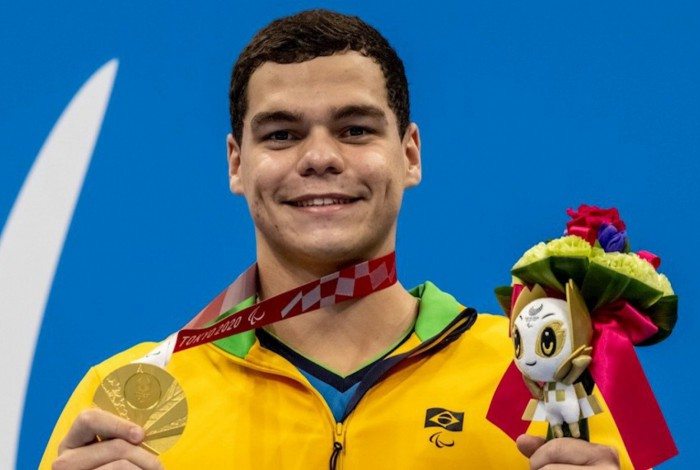 Nadador Gabriel Bandeira conquistou o primeiro ouro do Brasil na Paralimpíada de Tóquio-2020