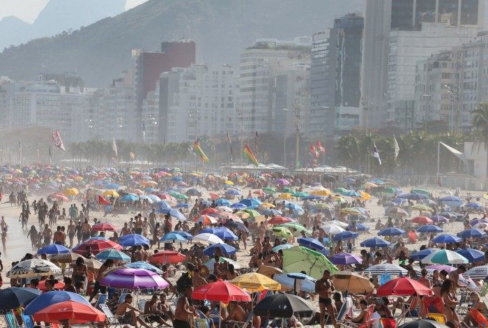 Nos últimos dias, praias do Rio ficaram lotadas e tiveram aglomeração