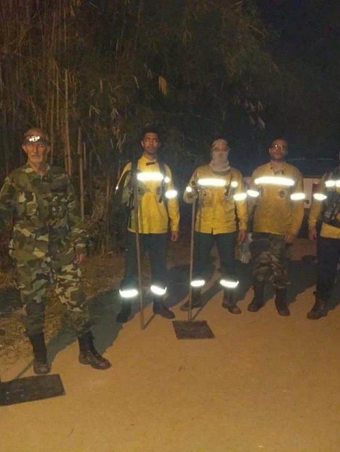 Agentes da Guarda Ambiental de Nova Igua&ccedil;u combateram inc&ecirc;ndios na mata.