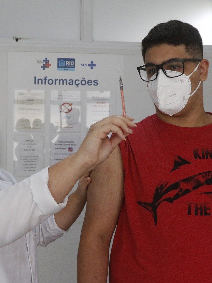 Na sexta-feira, Rio vacinou meninos de 17 anos