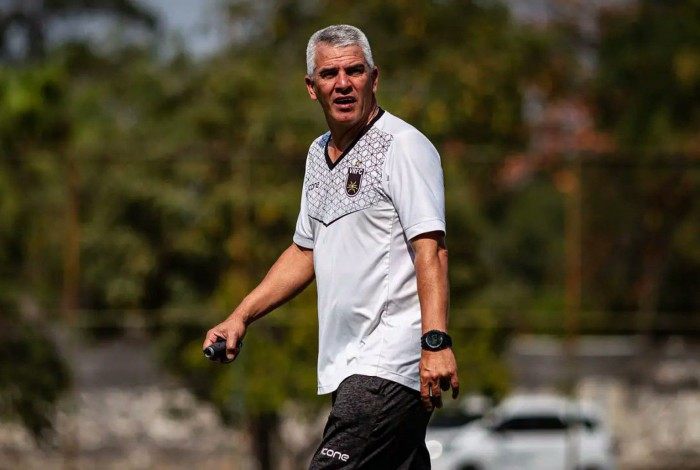 Neto Colucci, técnico do Volta Redonda