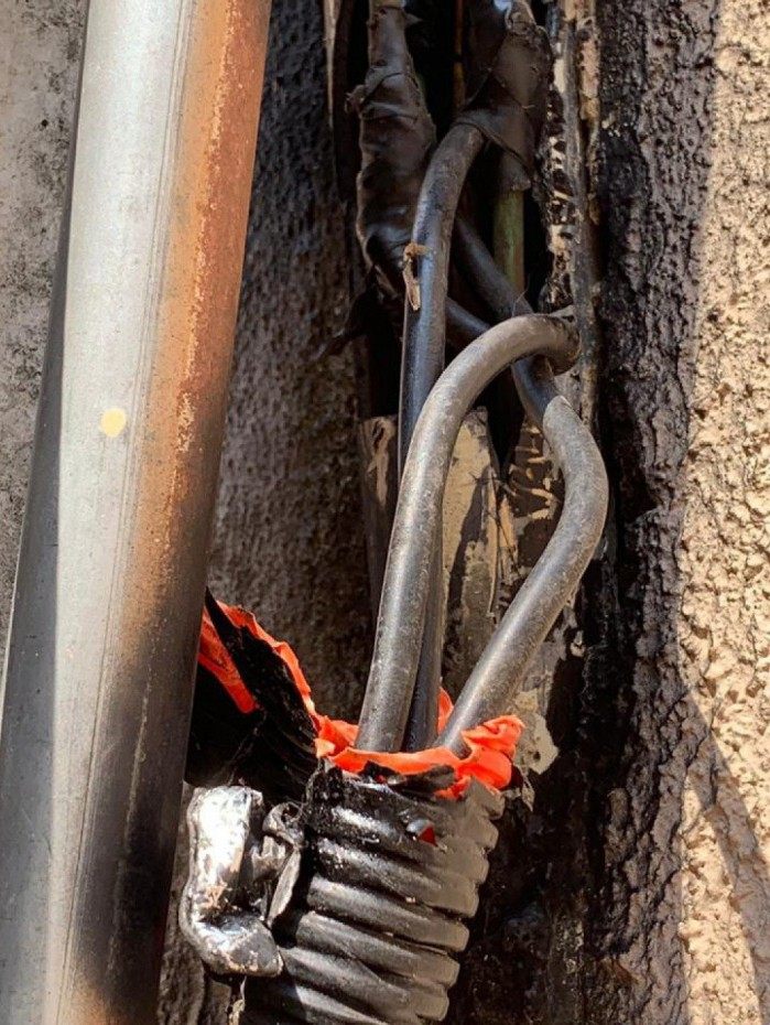 O consumidor pode denunciar o crime de furto de energia pelo site ou pelo aplicativo da Enel Rio, sem a necessidade de se identificar