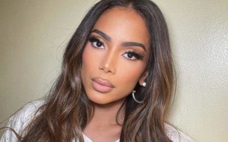 Suposta nova mansão de Anitta causa alvoroço em bairro residencial na Zona Sul do Rio