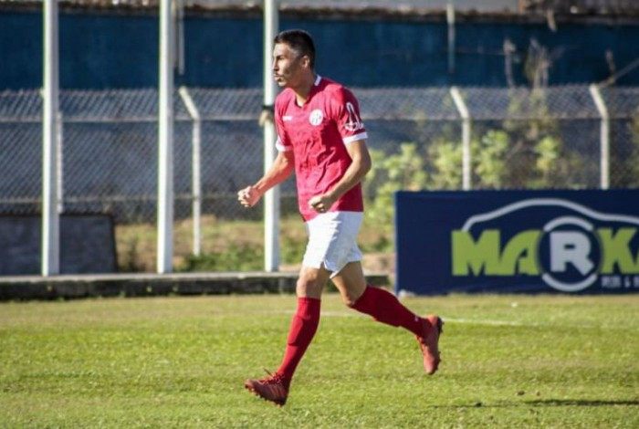 Lucão comemora após marcar o primeiro gol para o América nas quartas de final da Copa Rio