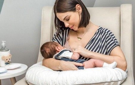 Sthefany Brito se derrete pelo filho na web