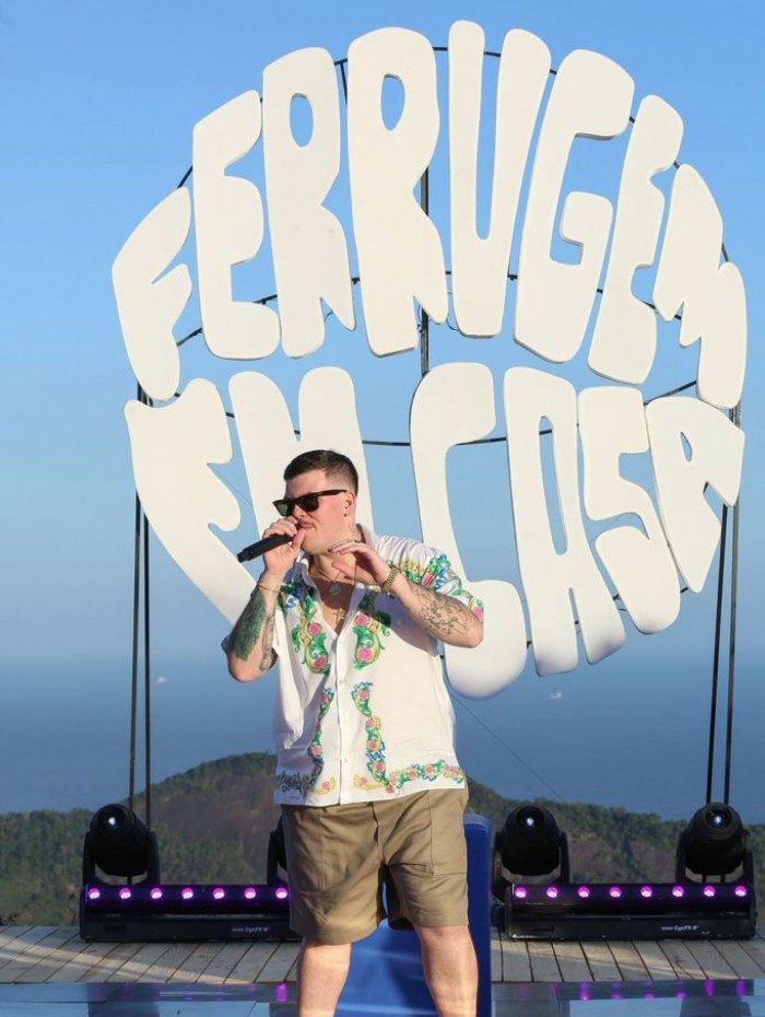 O cantor gravou mais uma edição do projeto 'Ferrugem em Casa'