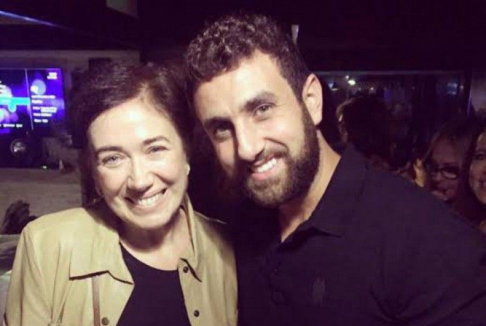 Lilia Cabral e corretor  Michael de Souza Magno