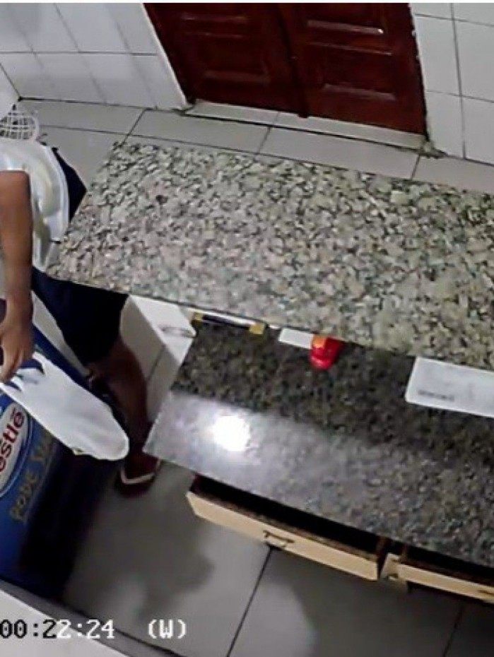 Homem levou cerca de 30 picolés do estabelecimento comercial