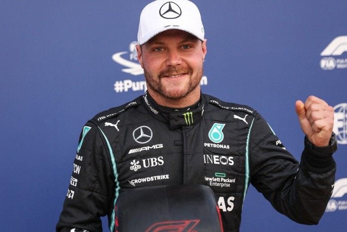 Valtteri Bottas celebra o primeiro lugar no treino desta sexta-feira em Monza, na Itália