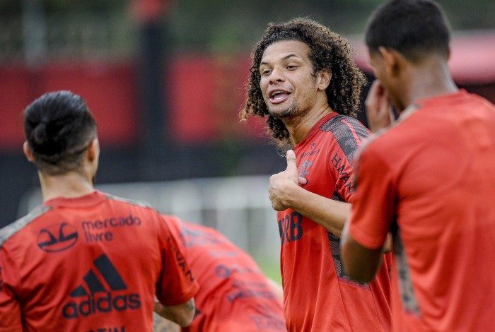 Cheio de confiança, o volante Willian Arão já está acostumado a se dar bem contra o Palmeiras